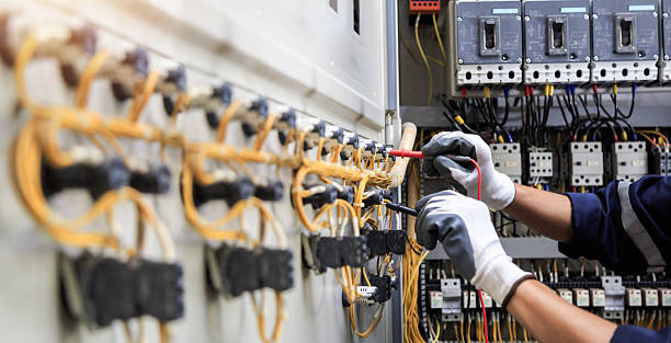Professional Electrician technician working in Ennis, TX